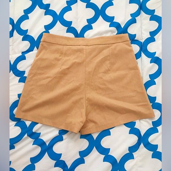 Summer Tan Kaki Shorts  Size (L) - Picture 5 of 5